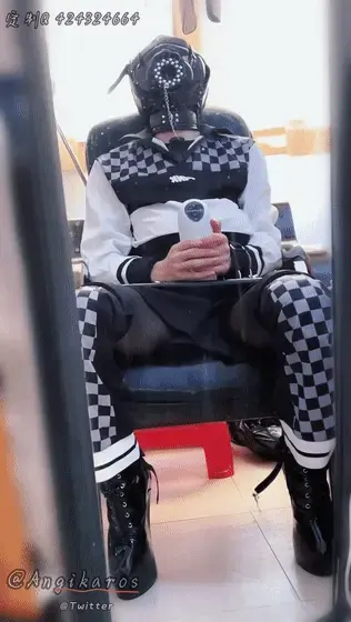 Yecai-16 性感机车服开档黑丝袜自缚，马蹄高跟靴/椅子自缚飞机杯自W，缚手缚腿，紧缚高chao，全包头套口枷口水流水 性感机车服开档黑丝袜自缚，马蹄高跟靴/椅子自缚飞机杯自W，缚手缚腿，紧缚高chao，全包头套口枷口水流水<br>穿好机车服，开档黑丝，马蹄高跟靴，真的挺难站直的，然后扎带捆绑固定，拿出吮吸飞机杯，抽插射出！高chao！！<br>解压码<span style='color:#b0b0b0;'>[隐藏文字，购买后可见]</span>  有需定制内容 或同好~可加Q 424324664<br>推te angikaros