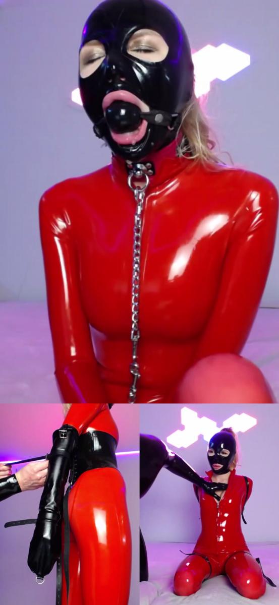 latexelvy_2021-03-12_21-04 创作：Latexelvy<br>Latexelvy 03月12日部分直播录像 乳胶情侣作品(违规部分已删除）<br>Part1 Elvy身穿红色乳胶衣，黑色乳胶露眼嘴头套，穿上高跟鞋，下面小怪兽震动体验，呻吟不断；<br>PART2 乳胶男友拿来单手套，将Elvy后手缚，让elvy戴上黑色口球，口水不断被调教<br>Part3 elvy穿上黑色绑带过膝长靴，搔首弄姿，被戴上口球和狗链，被男友当作狗狗调教<br>内容丰富，喜欢乳胶和捆绑的朋友别错过了，以后会陆续更新相关内容，希望大家多多支持