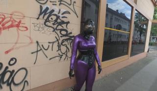 Double Trouble Two girls in latex and gasmask<br><br>乳胶和防毒面具的两个女孩