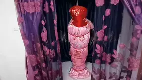 吊着奴捂闷 小奴被五花大绑....吊起来...层层丝巾捂闷...头套....又被棉被包裹哈哈哈！！！！