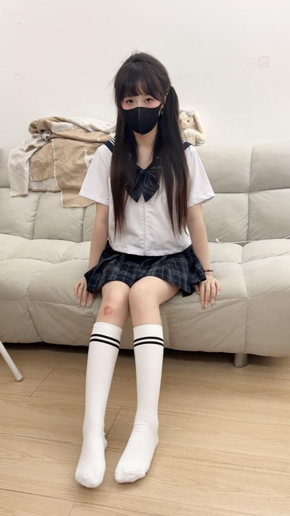 【素栩工作室】夏夏JK紧缚放置 【素栩工作室定拍】漂亮妹妹夏夏被捆绑，猥亵，玩脚……保管库受上传限制压缩为720P，网盘链接下载3.7G，1080P<span style='color:#b0b0b0;'>[隐藏文字，购买后可见]</span>
