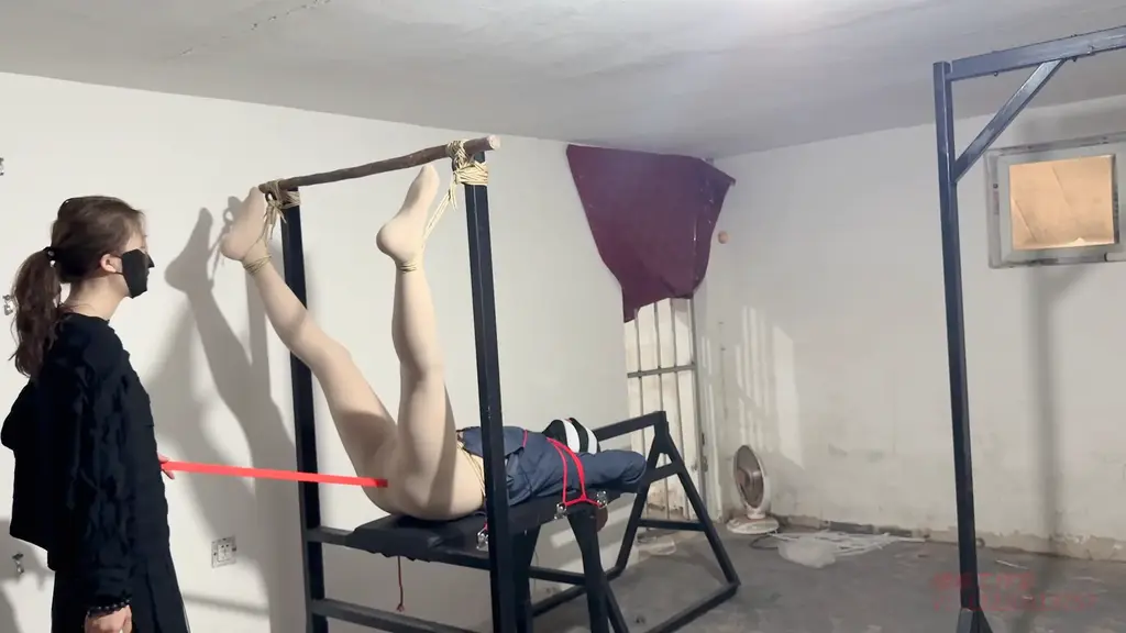 媚娘工作室-线X体验-初级者开发与调教 媚娘工作室<br>V：13230015373<br>线下T验 线下陪玩 私人定制 全国上课<br>体验刑床的其中一种玩法，玩家是初级玩家，主要以开发奴性为主，初次体验电击片，[X_X]，言语调教，羞辱，心理博弈调教。后面会逐渐拉高度，尽情期待一个小白如何成为资深玩家。
