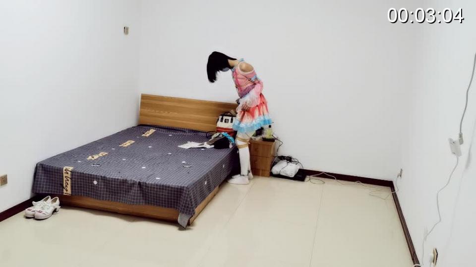 小伪娘柔粉樱被捆绑调教系列 每个视频网盘全部改成压缩包，要不老被和谐。伪娘（柔粉樱）因为第一期视频网盘老故障，所以把原视频剪切了一下加长了一点，弥补观众大佬们的，对不起了，新的一个小工作室，但现在工作室没什么人，招伪娘，真女孩子，这期是第一期处女座视频没什么经验，主要讲述的是一只小伪娘被绑起来被各种调教，口球流口水，强制流口水的故事，对话也有点少，可以S  和M都比较紧张吧，应聘，定拍，约拍的话只能京津翼，都可以加我183578312