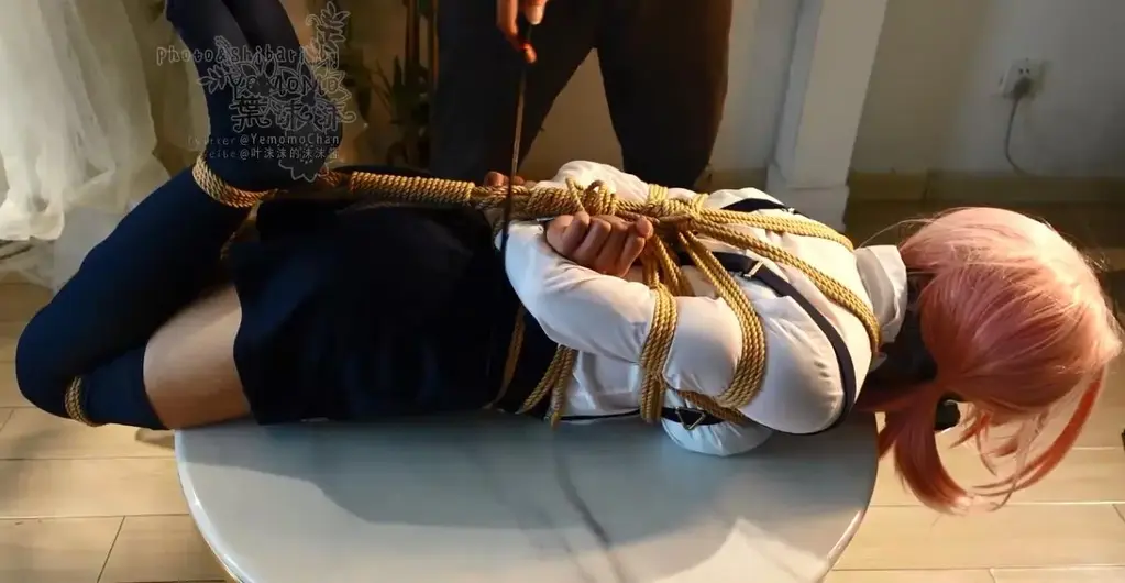 叶沫沫的2020翻花绳摄影集“面罩少女与翻花绳”第一期，视频正片内容（SP+捆绑放置）  
