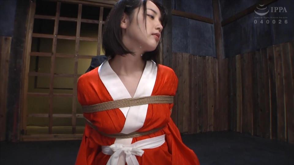 串刺し拷问 美咲かんな 番号：<span style='color:#b0b0b0;'>[隐藏文字，购买后可见]</span><br>发行时间：2020-05-17<br>导演：TOHJIRO<br>製作商：ドグマ<br>发行商：ゴールドTOHJIROレーベル<br>系列：<br>串刺し拷问<br>影片类别：<br>高画质、DMM独家、单体作品、羞耻、中出、深喉、SM、紧缚