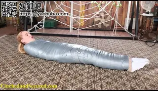 Mummified To Pay Off Husband's Debt!  金发美女木乃伊捆绑