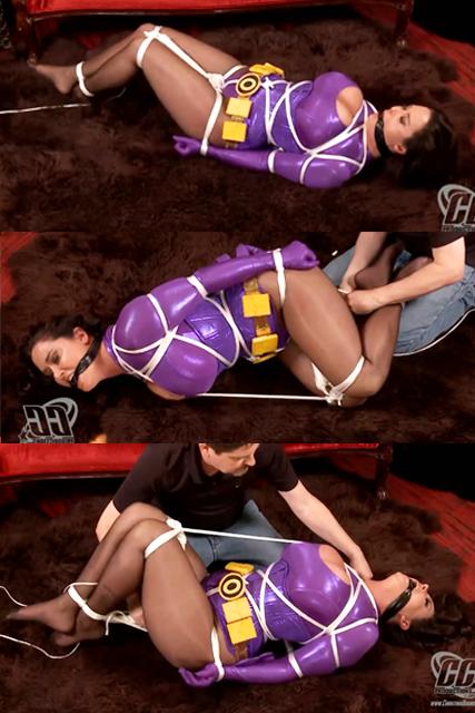 O-Girl Rope Bondage, Struggle and Orgasm CC Productions and Jim Weathers of Bondage Café got together to have a little O-Girl fun. Christina Carter as Bondage Cafés infamous O-Girl is beautifully bound in rope with a Hitachi vibrator tied on for fun and is left to struggle through several forced orgasm. This one is a super heroine, rope bondage, struggle and orgasm fan’s dream cum true!<br><span style='color:#b0b0b0;'>[隐藏文字，购买后可见]</span>