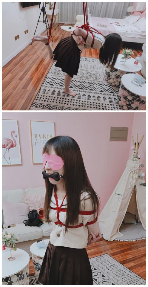 【咕咕精】萝莉学妹草莓的单腿吊体验 高考之后，很多小萝莉们终于可以开始实践，体验绳缚了~今天带来的就是来体验的萝莉小学妹哦。一米五几的娇小纤瘦身材真的是十分惹人怜爱了~<br>今天的小萝莉体验的是单腿吊缚，因为只有一个吊点，再加上小萝莉的腿太过纤弱，导致小萝莉的腿摇摇晃晃站也站不稳，好几次差点摔倒，甚至大腿也有些抽筋了。<br>因为是第一次，所以温柔了些。单腿吊缚/湿毛巾擦脚底/口球/口衔堵嘴/轻微tk/微微微量电击<br>片尾附赠驷马电击花絮~同时也是预告一下，再下一部的作品会很严厉残忍哦。内容会是对这个小萝莉进行毫不手软的重度处刑【电击/TK】<br>定拍/交流/客服qq：3135427957<br><br>[注]千万不要在线解压！请下载后用其他的解压软件解压观看，千万不要通过百度在线解压！否则资源会消失！！<br>解压软件最好用专业的解压软件，支持tar格式的即可。市面上的大部分解压软件均可胜任。手机电脑都可以解压。