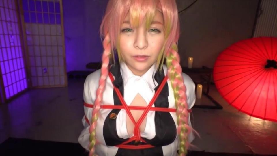 美少女队士甘露●蜜璃×初アナル凌●＆マ●コ2穴中出しファック×10连続大量ザーメンぶっかけ りお 番号：<span style='color:#b0b0b0;'>[隐藏文字，购买后可见]</span><br>发行时间：2020-07-24<br>导演：----<br>製作商：TMA<br>发行商：コスプレ紧缚倶楽部<br>系列：<br>コスプレ紧缚倶楽部<br>影片类别：<br>高画质、[不可描述]、角色扮演