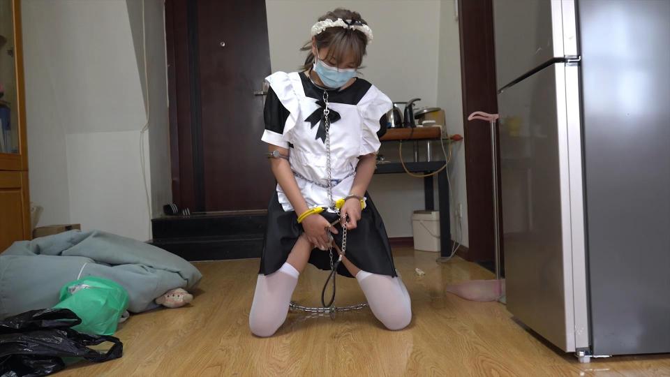 魔法摄影工坊--【模特小翼 掉入陷阱的女仆3】 女仆系列第三弹 还是日常的打扫还是日常的调-教 时间久了小女仆开始出现了欲求不满..开始自行自娱自乐....