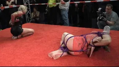 BoundCon XII Escape Challenge - Umino &amp; Kasumi Hourai vs. Lena King &amp; Wildhonig - Full Clip The one and only realistic Bondage Escape Challenge: The C4S Escape Challenge Stage at BoundCon European Fetish Convention. Watch a real Competition between some of the best Rigger in the world vs. sexy Bondage Models. So let the Games begin !!! ..******************************************************************************** This Update Shows the Challenge between the SHibari Legends Kasumi Hourai from Japan & Umino from Switzerland vs. the Local Heroes Wildhonig & Lena King !<br><br><span style='color:#b0b0b0;'>[隐藏文字，购买后可见]</span>