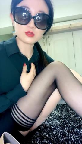苏曼POV视角，黑白双丝，黑金双高，给你上课了 苏曼POV视角，黑白双丝，黑金双高，给你上课了<br>创作;苏老师原创作品<br>描述;苏曼POV视角，黑白双丝，黑金双高，给你上课了,喜欢的千万不要错过啊，大家支持一下吧