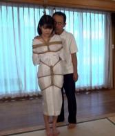 少妇紧缚 紧缚少妇，胸缚吊缚捆绑