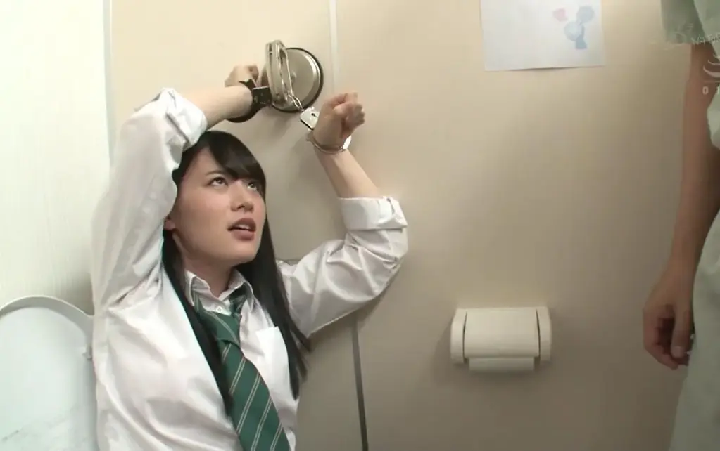 学校でバイブをパンツ固定されたまま長時間拘束放置され我慢し続けるが追い打ち媚薬でイキ崩れたガンギマリ女子○生2 <span style='color:#b0b0b0;'>[隐藏文字，购买后可见]</span><br><br>發行日期: 2020-09-10<br><br>長度: 173分鐘<br><br>導演: 櫻井バニラ<br><br>製作商: ナチュラルハイ<br><br>類別:<br><br>高畫質 [不可描述] 藥物 校服 [不可描述] 高中女生