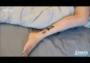 【半岛束艺台】YT662 被诅咒的纹身 纹身不能乱纹，容易发生灵异事件。诺米在脚腕纹了一条美人鱼，结果在洗澡的时候因纹身遇水，诅咒生效，自己也变成了人鱼......<br><br>★★★解压密码：<br>peninsula2018<br>修改后缀名mp4，勿在线观看<br><br><br>【半岛束艺台】不做精品只做生活，用镜头记录最真实的绳艺，纯净捆绑，健康游戏！为每一个热爱捆绑的朋友展示最纯粹的绳艺，为每一个客户用心打造属于您的专属作品。联系方式QQ2245148409/微信peninsulastudio/推特Twitter@PeninsulaBound，业务咨询秒回，闲聊看心情，色情勿扰。<br>