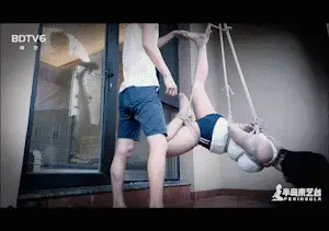 【半岛束艺台】【吊】【SP】YT681 已无法阻止伊莱娜，台长当了一回S 见过台长当S吗？大家都知道我不喜欢虐人，可是遇到伊莱娜什么事都有可能发生，打就打吧，谁让我是个服务员呢。★★★注：本台所有压缩包解压密码均为：BDTV【半岛束艺台】烟台绳艺原创工作室，全宇宙范围诚邀绳模(烟台、威海、济南、青岛等高铁直达城市优先)，不做精品只做生活，用镜头记录最真实的绳艺，纯净捆绑，健康游戏！为每一个热爱捆绑的朋友展示最纯粹的绳艺，为每一个客户用心打造属于您的专属作品。应聘、定拍请垂询QQ2245148409/微信peninsulastudio或扫描微信二维码，业务洽谈秒回，闲聊看心情，色情勿扰。点击欣赏更多(More Clips)<br>