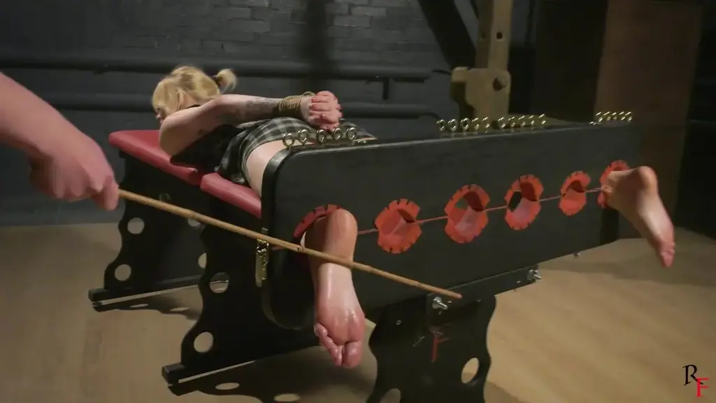 RussianFetish - Kate Anima tortures Olivia's soles part 1 (HD 720p MP4) By John. Made by request<br><br>Olivia is fixed on the bench. She lies on the stomach, her hands are tied behind her back, legs are apart and fixed in stocks. Her bare feet glisten with a small layer of oil on the soles. Kate Anima is standing next to her, enjoying the sight of her young victim. Thoughts about the upcoming torture excite her, besides Olivia's feet are very sexy.<br>Kate slowly approaches her victim, she has no place to rush, she is determined to torment Olivia's feet properly.<br>Kate has a chopstick in her hands, she pokes it at Olivia's heel and hears groans and squeals. Olivia suffers and endures. Then, Kate drives Wartenberg's pinwheel along Olivia's soles and also hits them with a bamboo cane. Throughout the clip, Kate enjoys torturing Olivia's feet.<br>After filming, Kate admitted that the smell of Olivia's feet greatly excited her.<span style='color:#b0b0b0;'>[隐藏文字，购买后可见]</span>