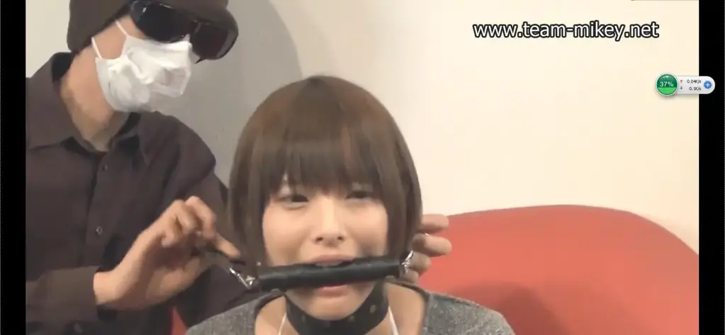 MIHONO_SAKAGUCHI_001 <span style='color:#b0b0b0;'>[隐藏文字，购买后可见]</span>本片讲述的是一个萌妹子接受捆绑，妹子个人觉得非常好看.有皮革，口球等元素