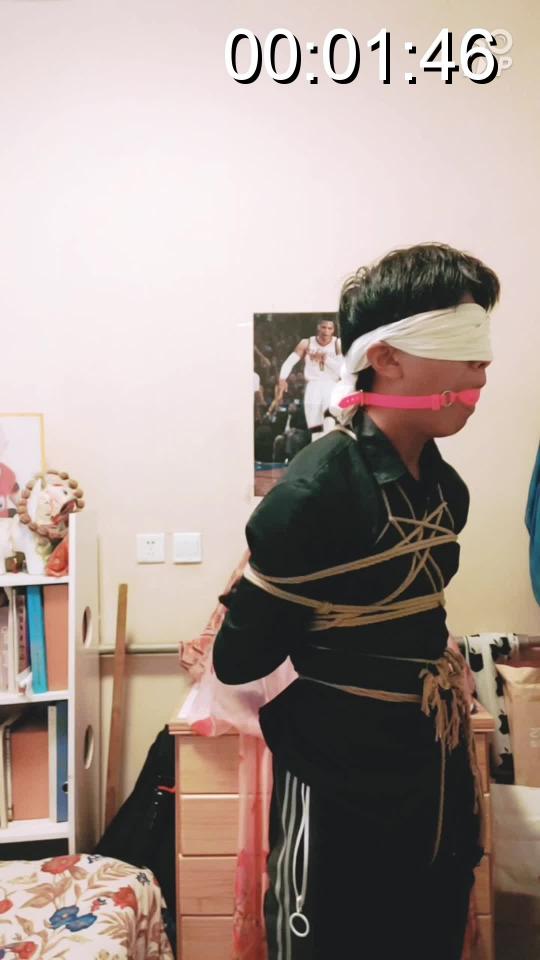 男生自缚挣扎口水直流  