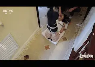 【半岛束艺台】【棉】【堵】【吊】YT775 新型海语出炉，瘦的认不出了？ 女大十八变越变越好看，我仍然清晰的记得第一次见海语的样子，不由感慨我这闺女是越来越漂亮了。虽然几个月不见，但该怕痒还是怕痒，而且似乎更怕痒了......★★★注：本台所有压缩包解压密码均为：BDTV【半岛束艺台】烟台绳艺原创工作室，全宇宙范围诚邀绳模(烟台、威海、济南、青岛等高铁直达城市优先)，不做精品只做生活，用镜头记录最真实的绳艺，纯净捆绑，健康游戏！为每一个热爱捆绑的朋友展示最纯粹的绳艺，为每一个客户用心打造属于您的专属作品。应聘、定拍请垂询QQ2245148409/微信peninsulastudio或扫描微信二维码，业务洽谈秒回，闲聊看心情，色情勿扰。点击欣赏更多(More Clips)<br>