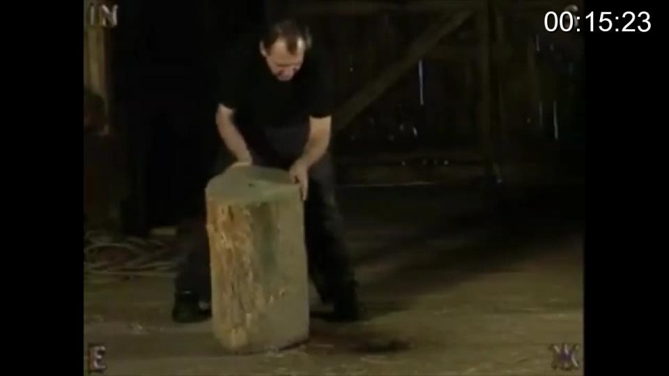 Classic Insex - Farmed Out Teenager is made to dig hole and then buried up to her head. Also spends time in a cage.<br><span style='color:#b0b0b0;'>[隐藏文字，购买后可见]</span>