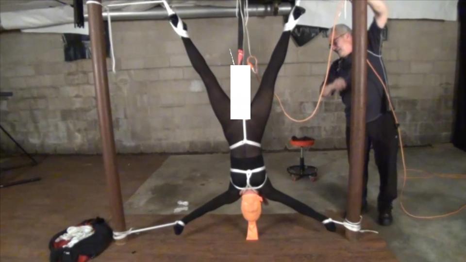 Sarah Inverted Orgasms Rachel Post Short Leg Predicament<br>Watch as helpless, totally encased Sarah is lifted one ankle at a time off the ground and tied into an inverted spread eagle position. Then once the hitachi is added, she is really in trouble. No where to go but to cum for this helpless girl.<span style='color:#b0b0b0;'>[隐藏文字，购买后可见]</span>