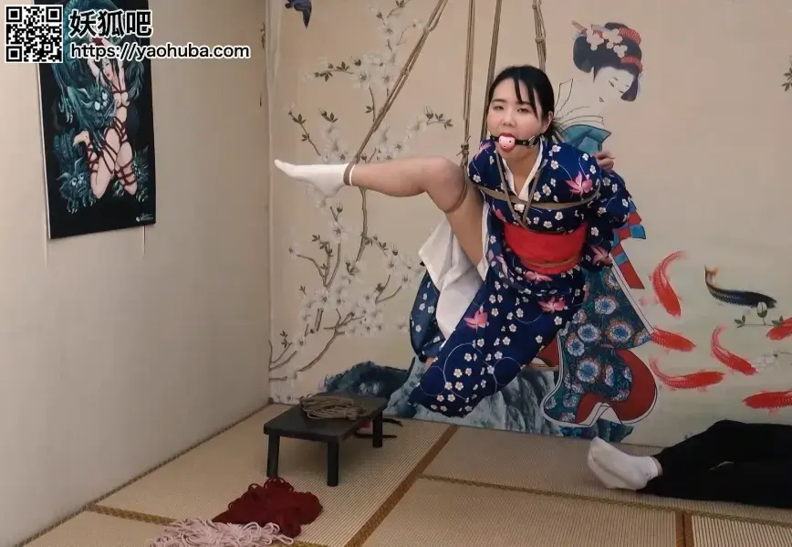 日式和服紧缚 一 日式榻榻米紧缚片，单腿吊，悬吊，口球等等 可以联系我们定拍QQ461999667