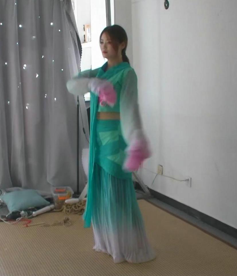 赤脚跳舞的小九妹，自带捆绑属性的水袖上集：绳捆索绑的水袖舞以及传统水袖舞服的另类捆绑功能开发  