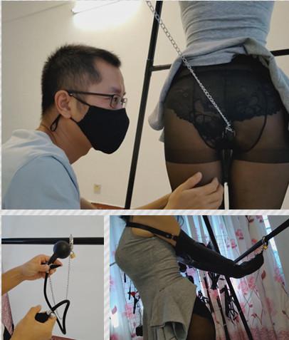 带锁充气[不可描述]向右，乳夹向左，鼻锁向上，同好的推荐，果然是驯服m的好手段 带铁链的充气[不可描述]，把气打到m求饶，然后铁链锁到任何地方，m没有泄气管只能乖乖的呆在原地；乳夹锁上后痛苦并快乐着，想挣脱就只能身体前后拉扯，又顺带玩弄自己的pp,有酥软刺激又疼痛，这得多绝望;鼻锁，强制m抬头垫脚留口水，口球用的大号，这样口水是止不住的，这些刑具锁上后，开始训调，，，看一次撸一次-----浅浅原创(出原味内裤丝袜)qq:773756723 微信: qian773756723