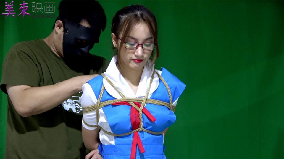 【美束映画】EVA cos，想不想知道同步率怎么提高的？那就不说了，看看萱萱美妞如何做到的，此为上集！ 【美束映画】EVA cos？不知道说什么好，那就不说了，萱萱美妞EVA，此为上集！<br>EVA cos的视频终于剪出来了，2个多月没发视频，其实最近好妞很多，但是，木空，就是木空啊！<br>先不多说了，先放萱萱的视频看看，希望你们喜欢哈！！<br>不多说了，上图，老规矩，视屏截图，我们看图说话！！！<br><br>视屏时长：28分46秒<br>清晰度：1920:1080p<br>大小：2.76G<br>视频请下载后解压缩，无密码，没办法，李叔叔管得紧，我们只能注意了！<br>此外，武汉美束映画工作室欢迎大家约拍定拍了！我们不敢说是最便宜的，但是绝对保证最高性价比！ <br>目前有目前有萱萱，珊珊，媛媛，小丁，小琛，维纳，炎，薇薇，夏天，夏夏，kk等10多位模特接受约拍定拍，环肥燕瘦，沉鱼落雁！各种模特任你选择！等10多位模特接受约拍定拍，环肥燕瘦，沉鱼落雁！各种模特任你选择！<br>联系企鹅：老男孩 2908736833<br>好了，下面就是连接了，希望大家喜欢多多购买，你们的支持，才是我们发展的最大鼓舞和动力。