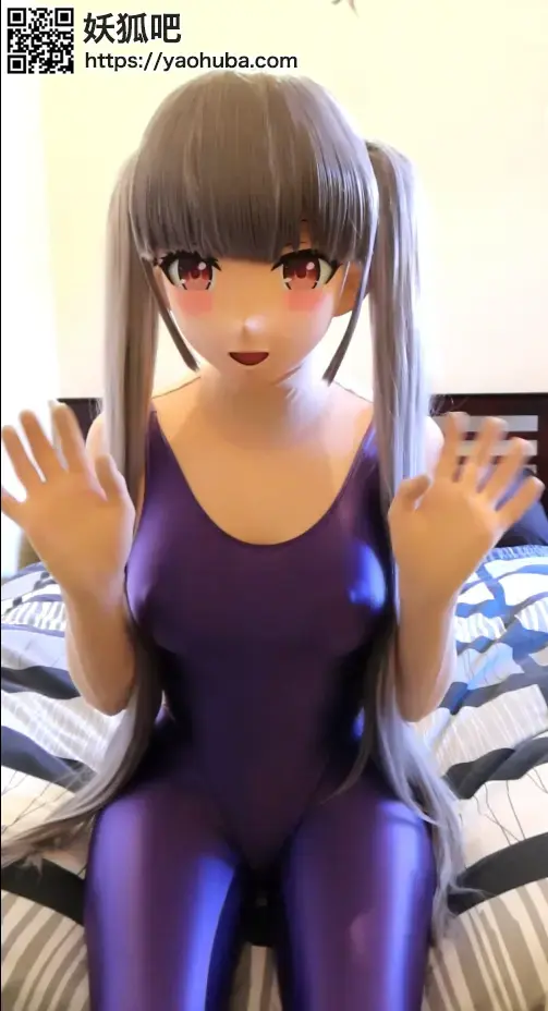 Wally着ぐるみ(Wally) - [Video] Uniqlo Sweater Hidden Mask Purple Leohex and multiple layers of bondage多层 [Video] Uniqlo Sweater Hidden Mask Purple Leohex and multiple layers of bondage<br><br>自购视频，看论坛内没有就分享出来给大家一起看<br>#kigurumi#Costume#ParaPara#Hitachi#Wand#gloves#PVC#zentai#latex#rubber#orgasm<br><br>St Louis climax with Hitachi. The feeling of Uniqlo sweater is nice and snug. Also the rubber mouth makes me very excited every time I wear it.Wearing Purple leohex swimsuit and tights.<br>My camera died at the end, Im sorry!Under Kigurumi mask I wear Rubber Latex Mask with Mouth gag, but it is not shown cause camera died, sorry!Please let me know if there is any Mask you wish to see more of ! !I will try my best to please fans<br>圣路易斯与日立达到潮高。优衣库毛衣的感觉很好，很舒适。而且每次戴上乳胶嘴套都会让我非常兴奋它。穿着紫色紧身衣和全包紧身衣。<br>在Kigurumi面具下，我戴着带嘴塞的乳胶面具。<br><br>■ Heavy Cruiser<br>Video (18:36)<br><br><span style='color:#b0b0b0;'>[隐藏文字，购买后可见]</span><br><span style='color:#b0b0b0;'>[隐藏文字，购买后可见]</span><br>