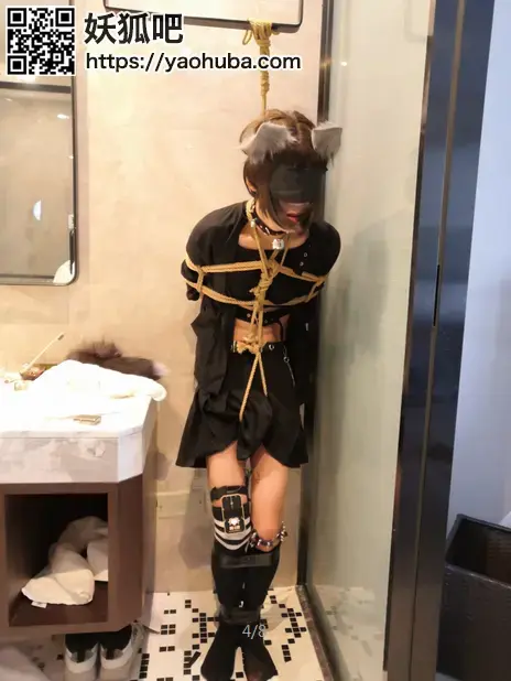 萌熊的约绳，放置遥控电击 一个约绳的视频哦，萌熊被绑起来固定在厕所，郊狼的电击大腿跟屁股开到最大，被电到忍不住呻吟出来，后面被电到没力气，不断喘气<span style='color:#b0b0b0;'>[隐藏文字，购买后可见]</span>