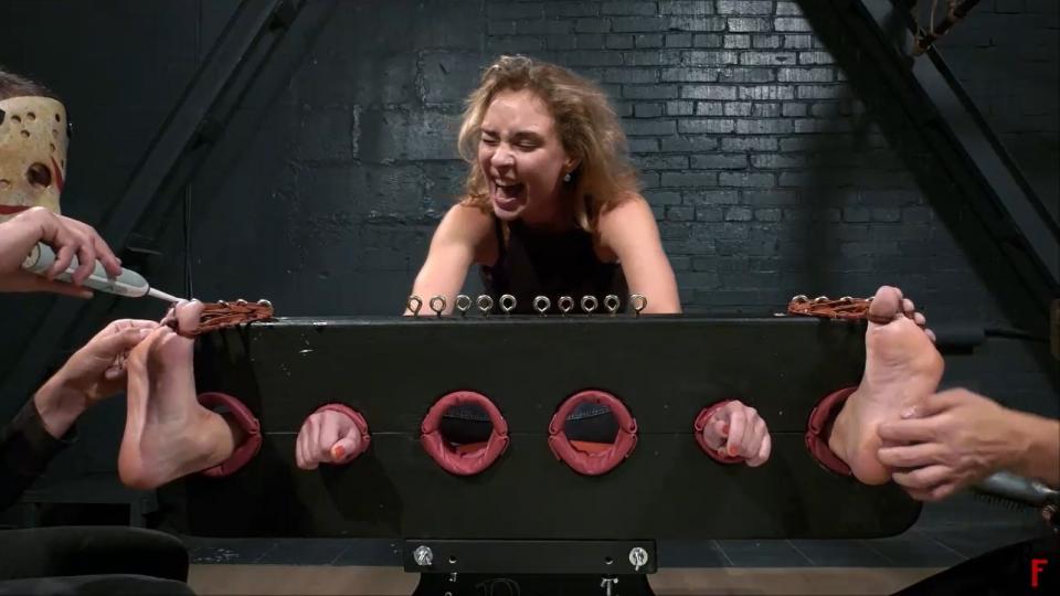 Intense feet tickling in four hands for Gaya in stocks In this clip, two ticklers are passionately tickle Gaya’s feet. Her legs are locked in stocks apart, her hands are locked in closer holes of the same stocks. All her toes are tied so Gaya can't move her feet a lot. Each tickler is sitting next to her feet. Gaya likes being tied up, she likes pain, but tickling is her weak spot. Throughout the clip, the guys intensively tickle her sexy soles with combs, hands, and electric toothbrushes, giving her very short breaks to catch breathe.<br>Enjoy!<br><span style='color:#b0b0b0;'>[隐藏文字，购买后可见]</span>
