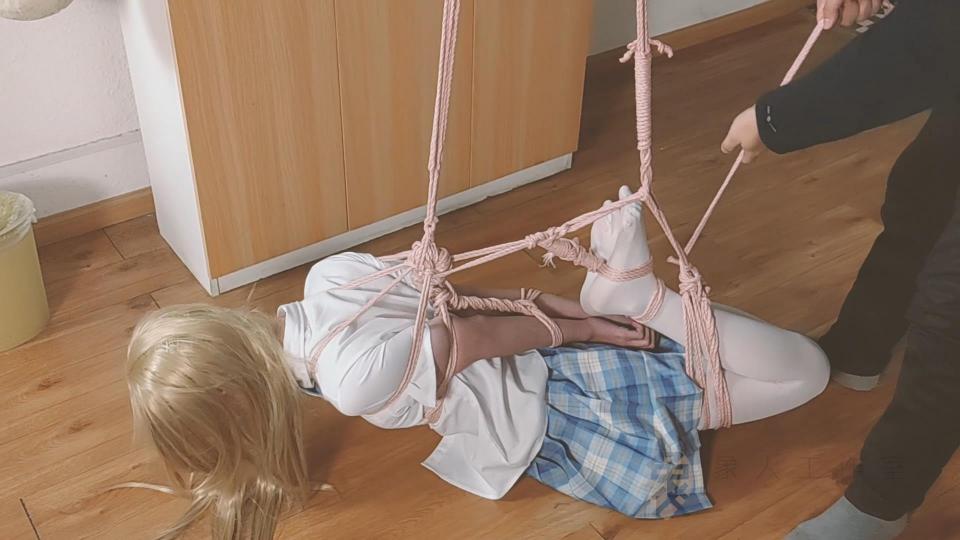 象人原创-特惠福利 伪娘小江 170 49 直臂驷马荡秋千，绑好后疯狂TK 象人工作室-伪娘小江的第一部约拍，好像特别的怕痒所以我趁机疯狂TK。<br>以后会把重心放在tj内容上，非常需要老哥们的建议，欢迎留言。视频内器具均可定制出售。<br>坐标郑州，线上定拍，线下约绳，体验授课，长期招绳摸，不定期组织线下活动 。<br>QQ，wx同号：512848217.（注明来意）<span style='color:#b0b0b0;'>[隐藏文字，购买后可见]</span>