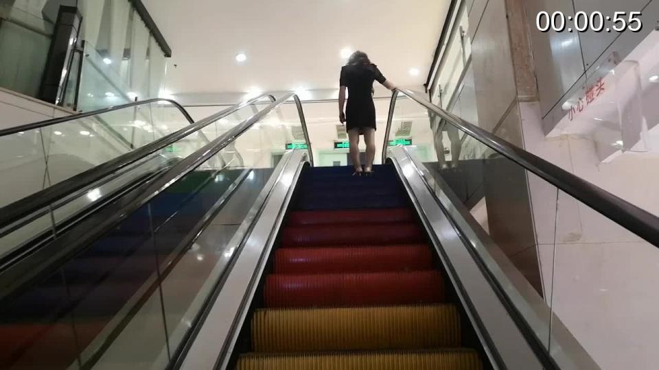 伪娘莎莎穿女装人皮去酒店订房 伪娘莎莎穿女装人皮去酒店订房，约玩定拍qq49917808 vx：mykbsm，请二选一联系，谢谢