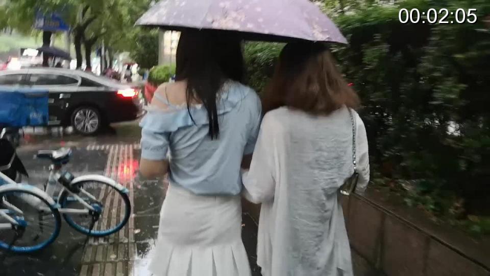 伪娘结伴穿人皮商场购衣试衣 伪娘结伴穿人皮商场购衣试衣，约玩定拍qq49917808 vx：mykbsm，请二选一联系，谢谢