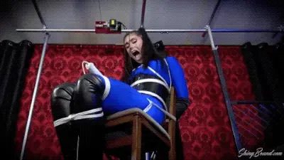 Ashley Wolf- Chairtied and Cumming 这是一个定制的视频！隔壁的华丽gal阿什莉·沃尔夫（Ashley Wolf）穿着她的丝质紧身连衣裤被绑在椅子上，享受特殊待遇！大腿楔入并绑在大腿之间是处于“高”位置的日立振动器。她how叫着，随着她的敏感度上升拼命地试图摆脱它，但这没有用！在视频播放过程中，她被塞住，并留给兼口水和口水兼兼。<br>This was a custom made video! Gorgeous gal next door Ashley Wolf gets tied to a chair in her silky catsuit with a special treat! Wedged and tied in between her thighs is a hitachi vibrator on the "high" setting.. She howls and cums, trying desperately to get away from it as her sensitivity climbs, but it's no use! Half way through the video she is ballgagged and left to cum and drool and drool and cum.<span style='color:#b0b0b0;'>[隐藏文字，购买后可见]</span>