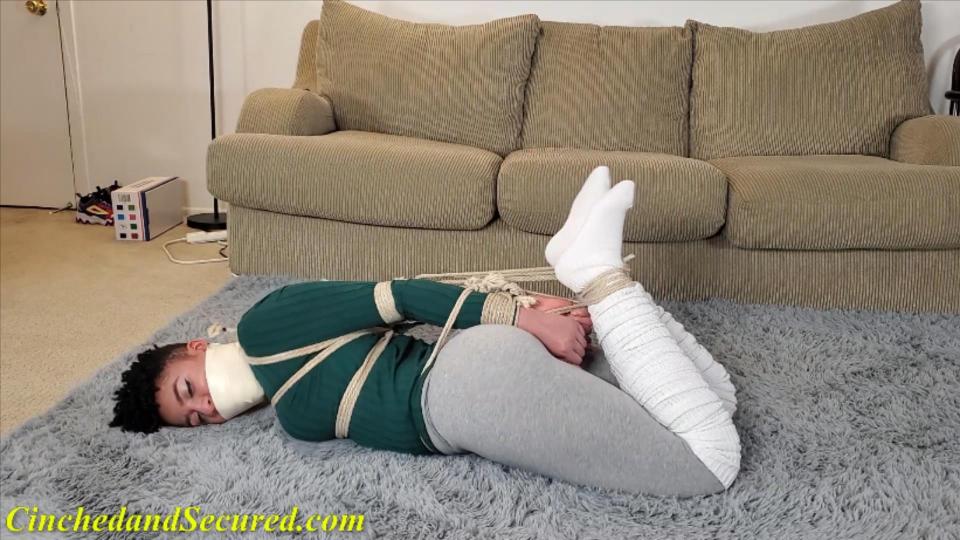 Jayda Blayze - Bound in Boots! (MP4 Format) 今天Jayda的意思是紧身，紧身裤，紧身上衣，紧身靴，尤其是紧身的绳索和插口！事实上，那个微泡沫胶带插科打诨是如此紧密，她几乎敲出来！当然，在胶带下面塞进她嘴里的全尺寸浴巾让一切变得更舒适了！哦！说到紧身，一条漂亮的紧身领带如何让她挣扎、咕哝和无助？别再想了！等我和她说完，杰达就可以想这些了！The word for Jayda today is TIGHT; Tight leggings, tight top, tight boots and especially tight ropes and gags! In fact, that microfoam tape gag is SO tight she nearly tapped out! Of course, that full size bath sponge crammed into her mouth underneath the tape is making things any more comfortable! OH! Speaking of tight, how about a nice tight hogtie to keep her struggling, grunting and helpless? Don't give it another thought! By the time I'm finished with her, it's all Jayda's going to be ABLE to think about!<span style='color:#b0b0b0;'>[隐藏文字，购买后可见]</span>