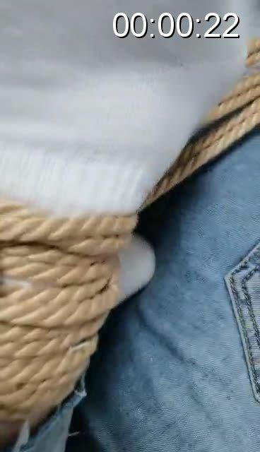 00后小M试镜白袜捆绑挣扎舔脚 00后小M白袜捆绑挣扎舔脚非常听话，视频开始就是绑好的，陆续还有更新，本片时长有点短第一次试发、。感谢支持