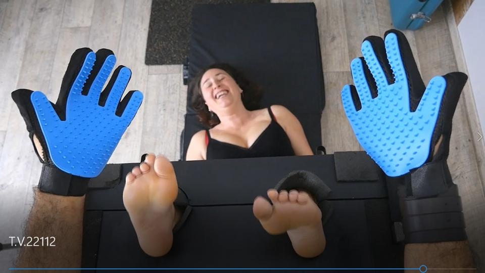 INTENSIVE FOOT TICKLING MAKES CELYN OUT OF CONTROL If you love insanely ticklish feet you'll never forget our new model Celyn.<br>THis sexy 35 years old woman is fascinated by foot fetish at the point that she's one of these "feet girls" you can meet on instagram.<br>She loves foot fetish but she didn't know our tickling fantasy and she accepted an experience with us without imagining that her feet were so ticklish.<br>Celyn loves new fetish experiences and it was really fun even if intensive tickling makes her out of control.<br>The clip begins with a short interview (with english subtitles) and she is immobilized for our special foot tickling session with her soles up.<br>When the tickling is soft she laughs with sexy reactions but when the brushes or gloves begin to run on her super ticklish milky soles we enter in another world.<br>She cracks with explosions of hysterical laughter till she becomes really crazy.<br>This woman is a dream and you will not be able to rest after watching this.<br><span style='color:#b0b0b0;'>[隐藏文字，购买后可见]</span>