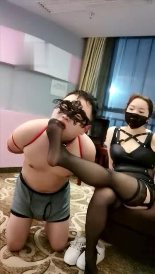 【飘天生贵主】捆绑木乃伊丝袜脚下的狗东西 【飘天生贵主】捆绑木乃伊丝袜脚下的狗东西<br>创作：【飘天生贵主】原创作品<br>描述;l【飘天生贵主】捆绑木乃伊丝袜脚下的狗东西,喜欢阿千万不要错过啊，大家支持一下啊吧