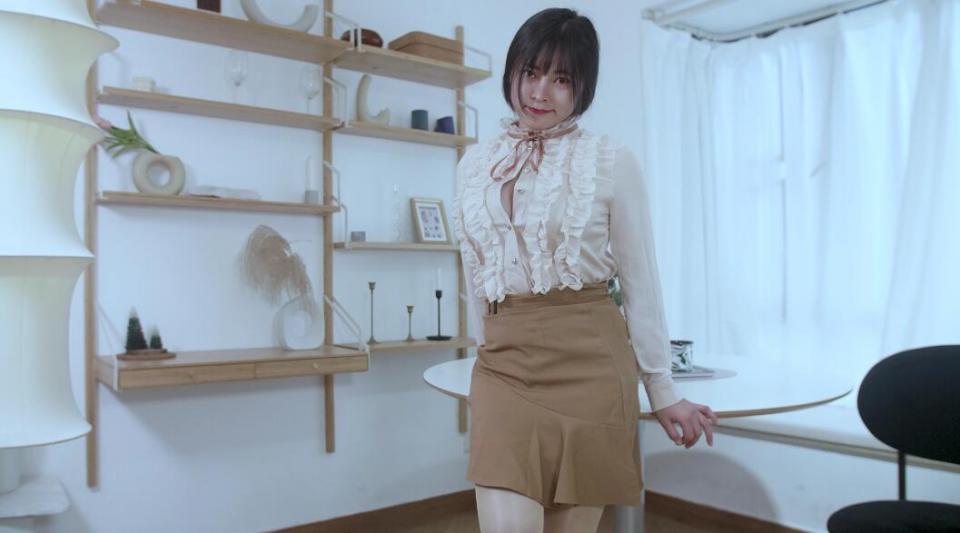 【4K映像】红色胶布，肉色丝袜，挣扎挣脱【解压密码4ktv】有意向合作可以私聊QQ：2595956842 我们的合作方式：修图师、剪辑师、摄影师、绳师（要有过作品）、场地租赁