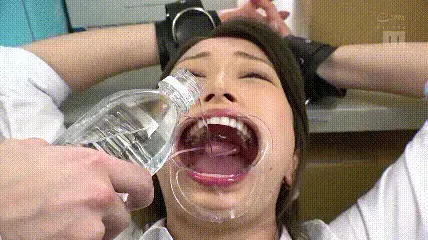  喉ボコ顔面マ○コ女 アナコンダ舌蹂躙 女上司食道調教イラマチオ 佐伯由美香 <span style='color:#b0b0b0;'>[隐藏文字，购买后可见]</span><br><br><br><br>導演: 金田一小五郎<br><br>製作商: ムーディーズ<br><br>發行商: みんなのキカタン<br><br>類別:<br><br>單體作品 [不可描述] 高畫質 DMM獨家 吞精 OL 深喉 數位馬賽克<br><br>演員:<br><br>佐伯由美香<br><br><br>点击查看更多精品影片<br>