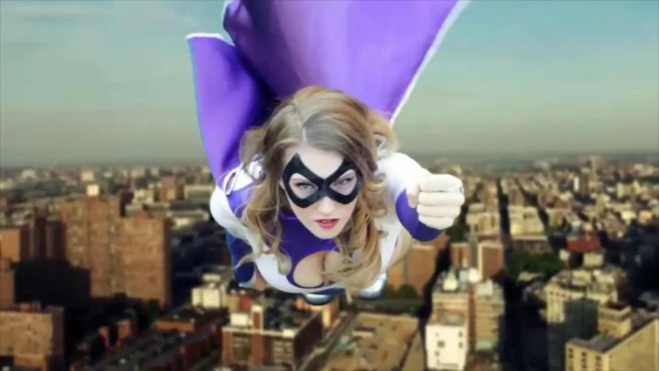 Cosmic Girl-Heroines of F.U.R.Y-Part 2  新上任的超级女主人公宇宙女孩渴望证明自己。 她如此急切，愚蠢地冲入陷阱，不愿在名为Meta Brawl的非法地下搏击俱乐部中战斗。 在她的第一场比赛中，她与另一个女主人公银蝎子（Silver Scorpion）发生冲突，但她拒绝反击。 银蝎赢了，但当观众要求报仇时撤回了胜利。她的惩罚是死在El Diablo的手中，Cosmic Girl不愿观看。 第二天，《宇宙女孩》不得不与残酷的《暗黑破坏神》战斗，他以各种方式与她匹敌。 使她陷入痛苦，屈辱的摔跤中。 他羞辱并在镜头前揭开了她的面纱。 宇宙少女竭尽全力击败他，但这没有用。 艾尔·暗黑破坏神（El Diablo）太强大了，它使《宇宙少女》（Cosmic Girl）不得不接受最终的屈辱。 <span style='color:#b0b0b0;'>[隐藏文字，购买后可见]</span>