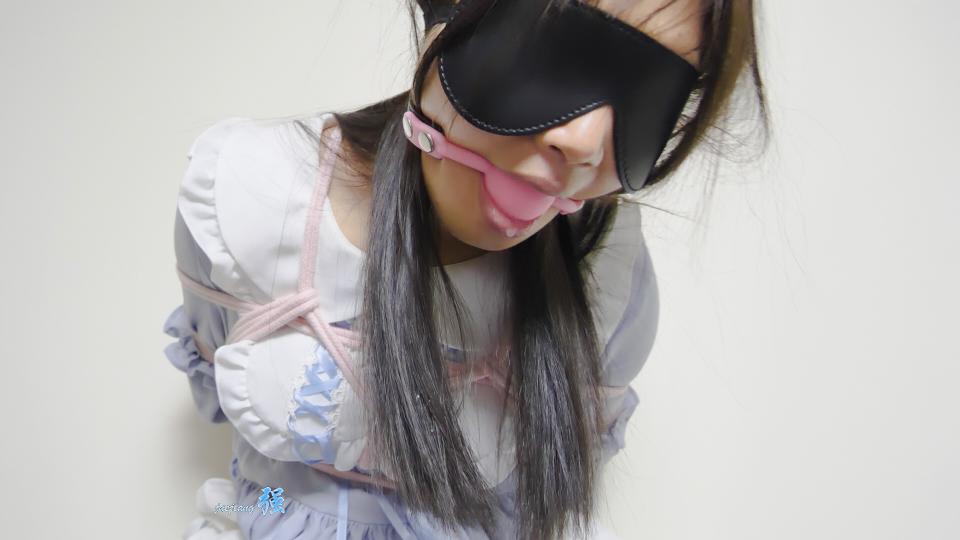 lo娘小零的日常 零的日常  妹纸闲了没事干就给她找点事干吧  驷马紧缚让小零充分享受绳子对皮肤带来的压迫  口水直流 流出的口水羞耻的甩来甩去又无可奈何的样子真是太棒了  震震刺激  让小零欲罢不能 喜欢的可以关注一下， 定拍.约拍.约现 联系3022253039  <span style='color:#b0b0b0;'>[隐藏文字，购买后可见]</span>