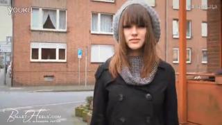芭蕾高跟 漫步 美女穿着芭蕾高跟如履平地