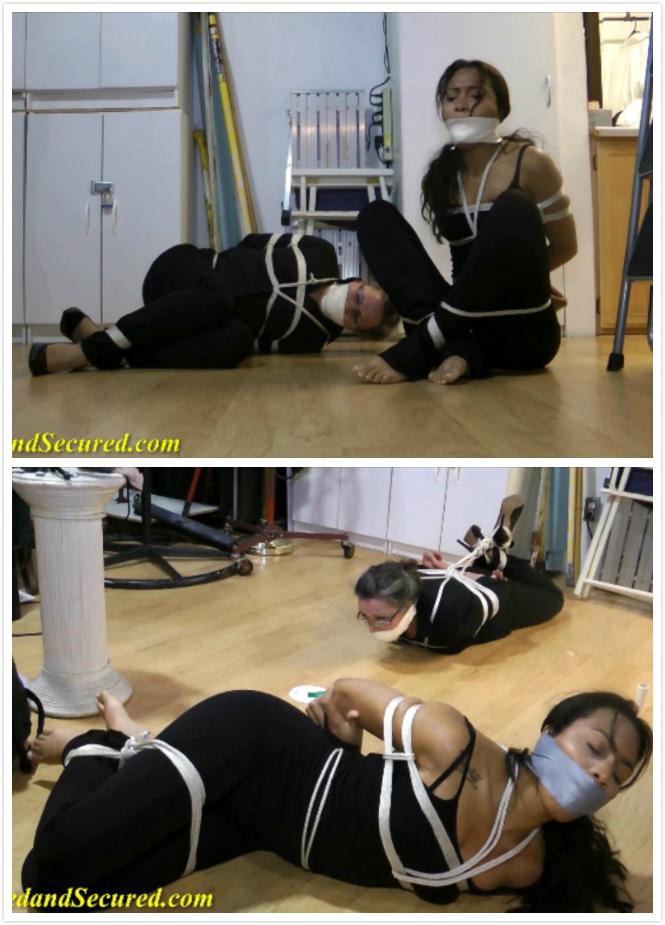 Genevieve and Yoko - Cub Reporters Caught! (MP4 Format) 珍妮芙和洋子是两个非常恼人的小熊记者，他们无情地向那里的编辑施压，希望有机会看到一个大新闻。厌倦了两人不断的纠缠，他指派他们去调查附近一个可疑的白人奴隶贩子团伙。不幸的是，他们很快发现自己打破了故事从内心深处：作为两个最新的潜在出货！两人被束缚着，塞住了嘴，为自由而战，忘记了他们的大故事，全神贯注于他们的大逃亡！不幸的是，逃跑从来没有来，因为他们的编辑安排了整个事情！结果发现，通过把他们运走，他不仅制造了两个非常有利可图的故事，他还得到了关于这对勇敢夫妇失踪的独家新闻！Genevieve and Yoko are two very irritating cub reporters who have relentlessly pressured there editor for a chance at a big story. Tired of the constant pestering by the pair, he assigns them to investigate a ring of suspected white slavers operating nearby. Unfortunately for the pair, they soon find themselves breaking the story from deep inside: as the two latest potential shipments! Bound and gagged, the pair fight for freedom, forgetting all about their big story and concentrating on their big escape! Unfortunately, the escape never comes, as their editor arranged the entire thing! Turns out by shipping them away, he not only makes two very lucrative stories, he gets a scoop on the disappearance of the plucky pair!<span style='color:#b0b0b0;'>[隐藏文字，购买后可见]</span>