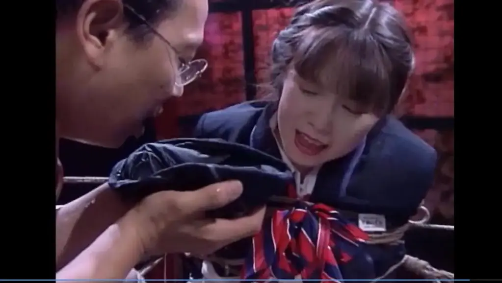 被虐のフライト  2 标题 被虐のフライト  2<br><span style='color:#b0b0b0;'>[隐藏文字，购买后可见]</span><br>AV女優：	有森いずみ<br>AVメーカー：	シネマジック<br>AVレーベル：	シネマジック<br>シリーズ：	<br>監督：	TOHJIRO<br>発売日：	1997/11/14<br>剧情 美丽空姐被当作奴隶，各种捆绑堵嘴调教，希望大家喜欢（老片子，管理员审核辛苦了）