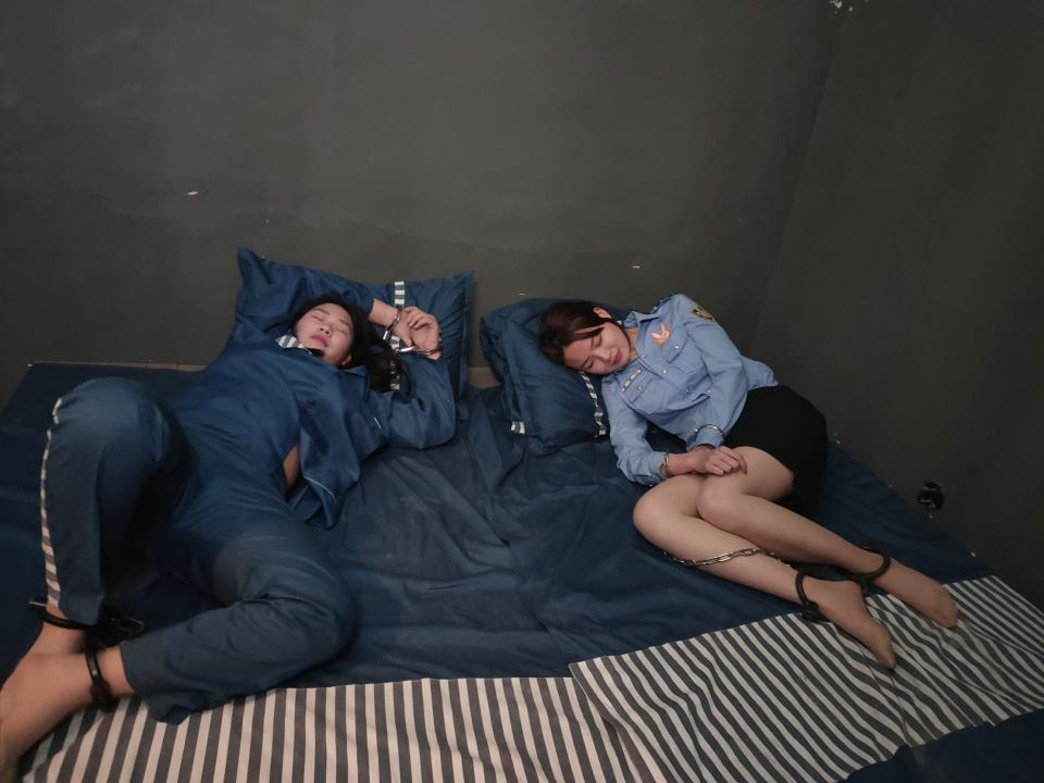 新片《法不容情》视频预览 新片《法不容情》出炉了，美女为了自己的私欲快活知法犯法，走上犯罪道路，请欣赏视频QQ342642509   也可以定拍的