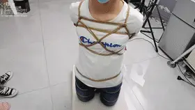 【心悦艺束】飒爽单马尾立柱裸足逆驷马TK强制 好久没有拍欣然了，这么好的道具怎么能遗漏她呢，欣然柔韧性和忍耐度都比较好，所以这次绑的很尽兴，也很紧，喜欢紧缚的不要错过了哦<br>定拍，模特应聘，请加Q2386945992。海外用户请用Telegram：xybondage。最低500元即可订拍。<br>视频中的衣物，丝袜，道具有需要的也可联系我。